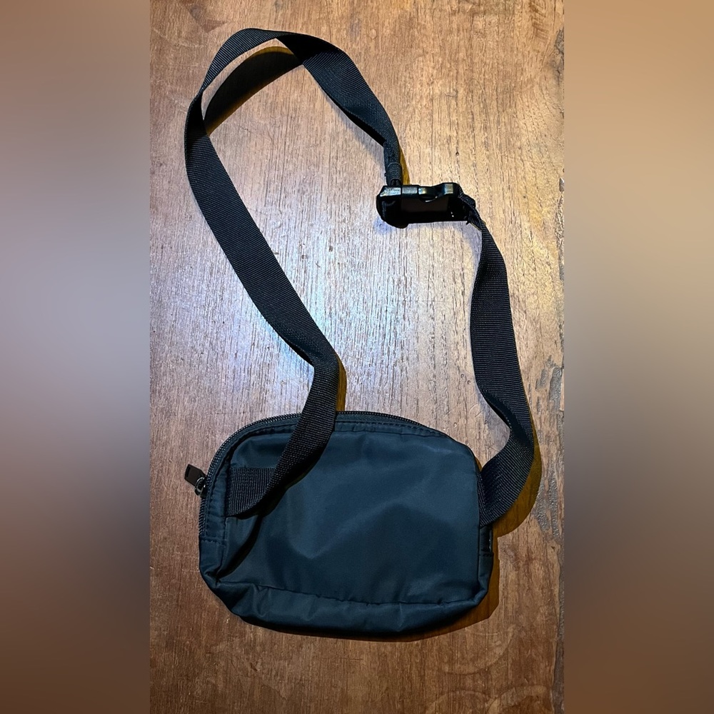 Black GAP mini bag